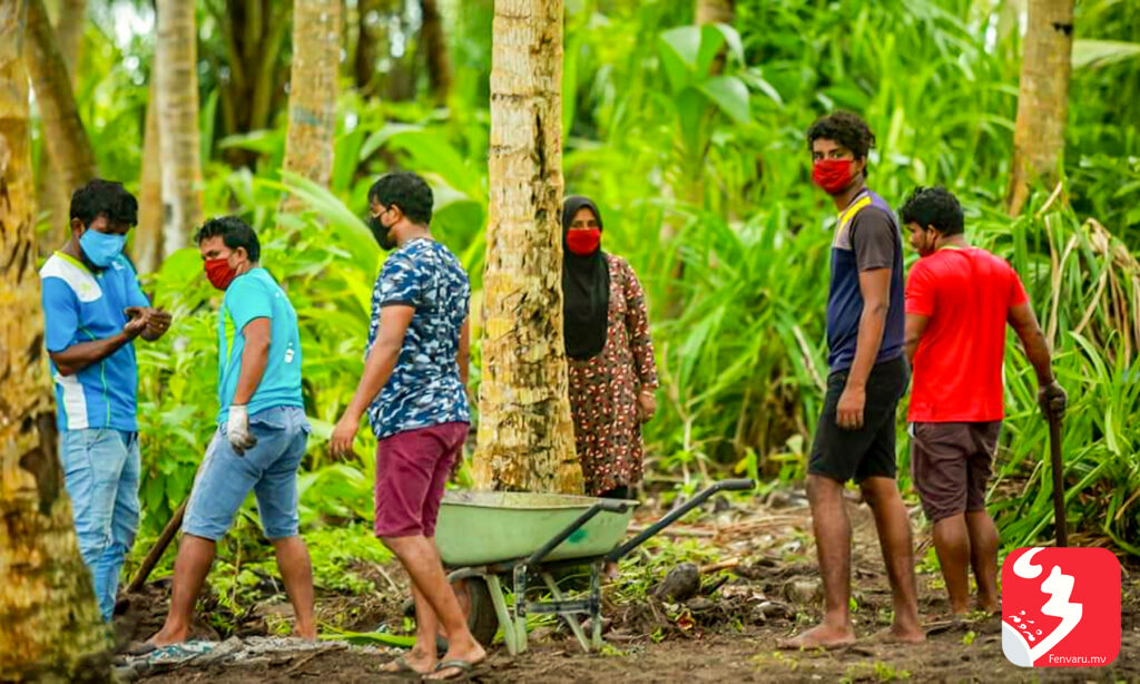 Farudhee zinmaa! kaamiyaabu libumuge mageh adhi molhu faruvaaeh!