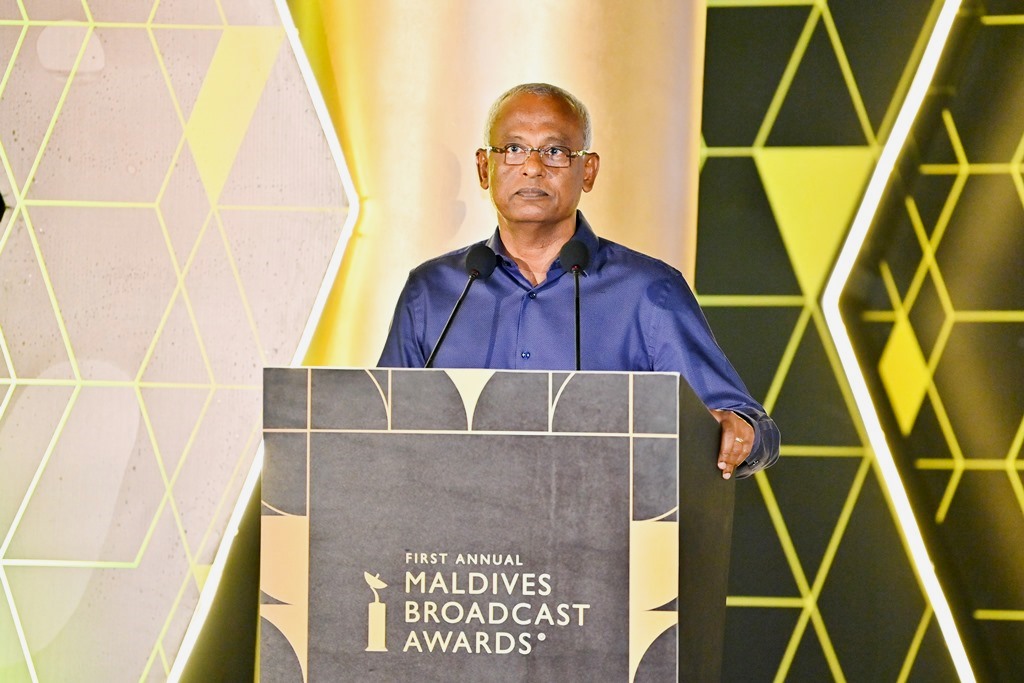 Raees MBA fenvaru online