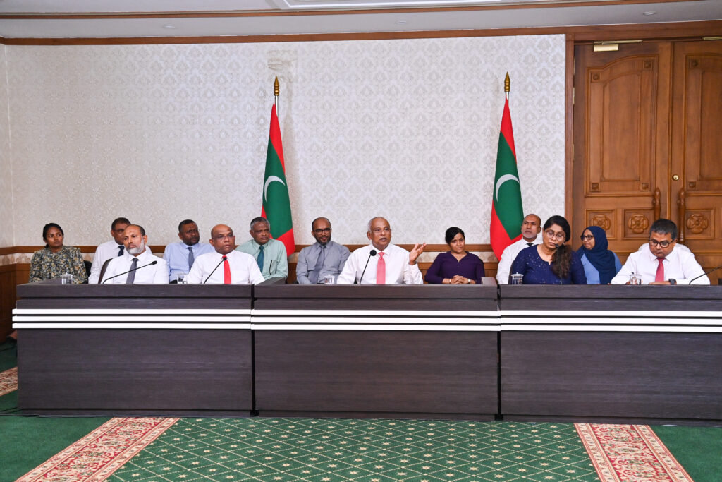 Raees Solih Fenvaruonline