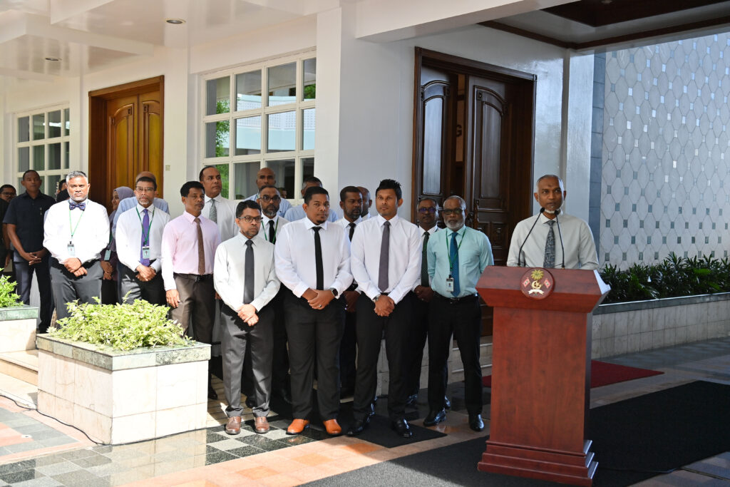 Dr. Muizzu fenvaruonline