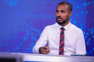 Big NZZ1xdnRPKni5TQ5JrWHsmE9F