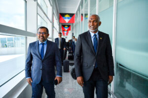 Raees Dr. Muizzu fenvaru online