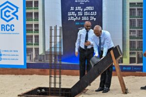 HULHU MALE WAQUF BINGAA