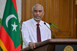 Raees Muizzu aa